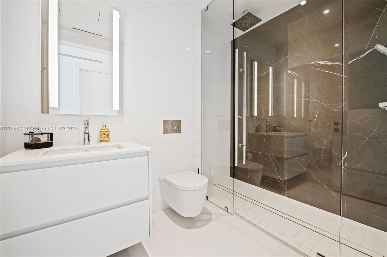 image Aston Martin Residences19