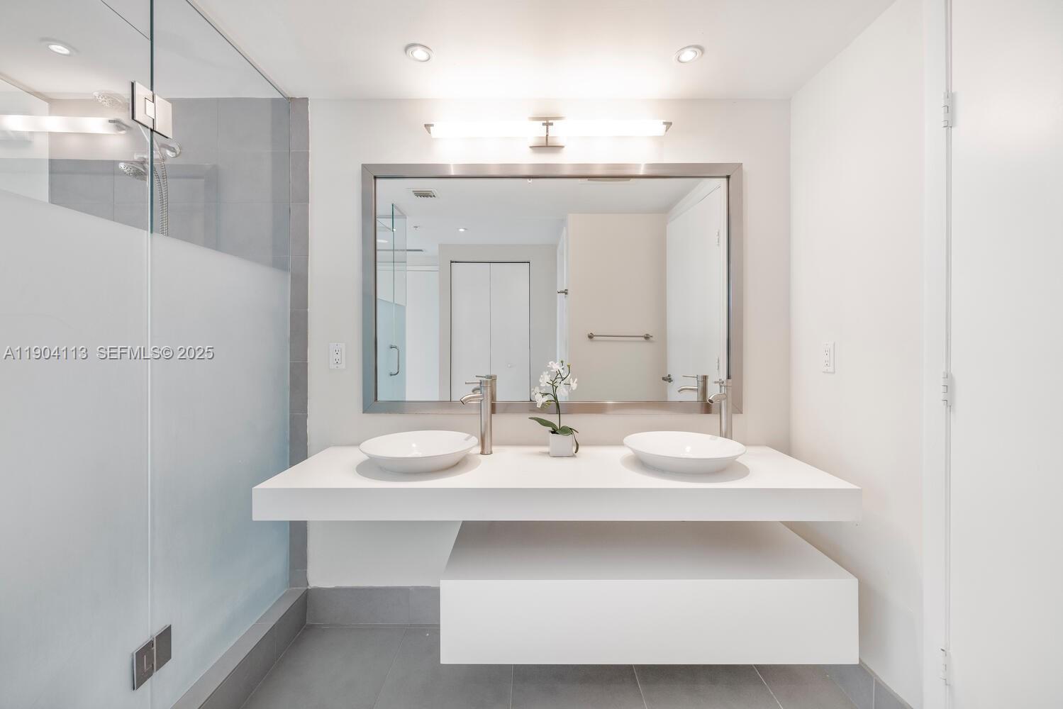 image Mint Condominium15