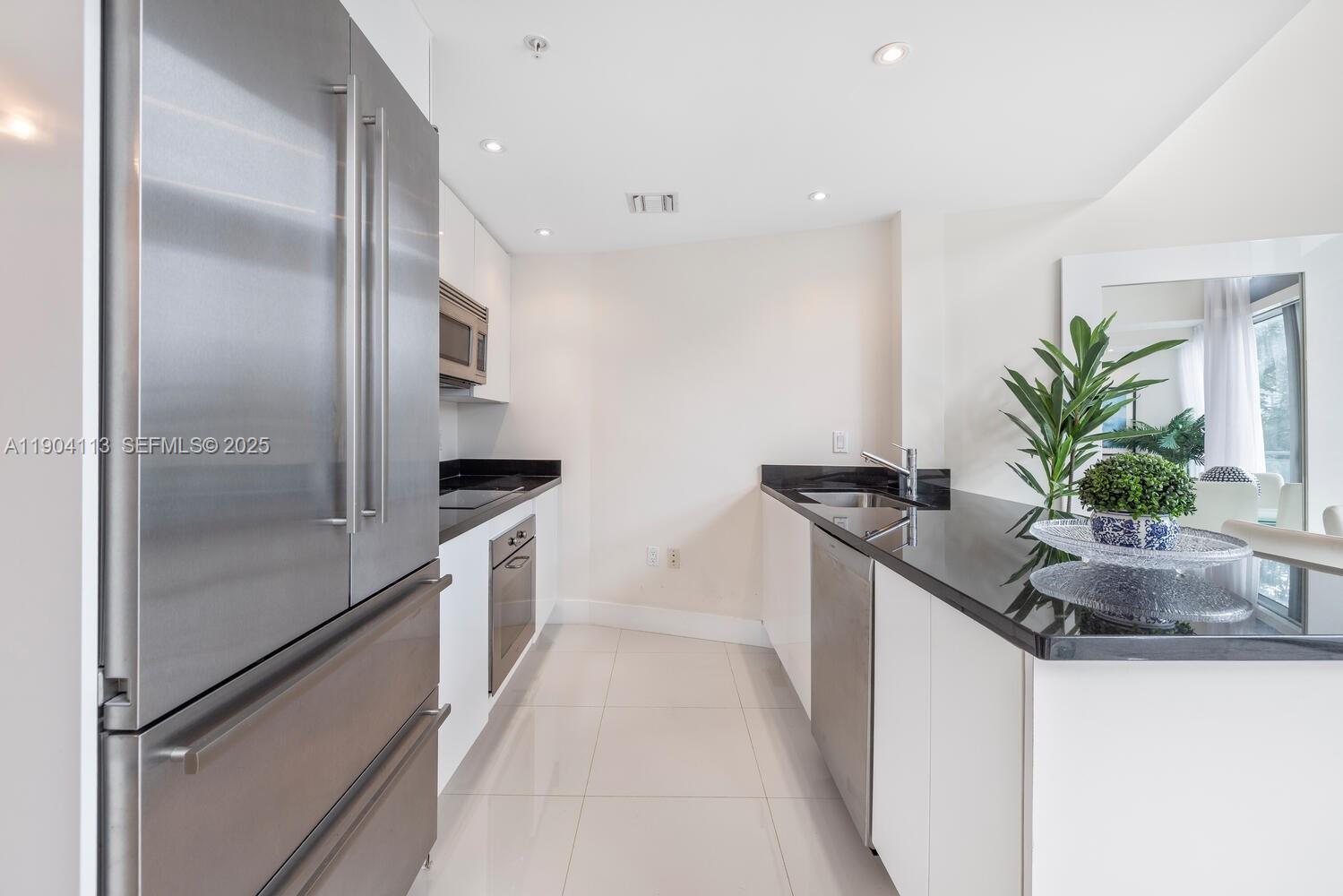 image Mint Condominium5