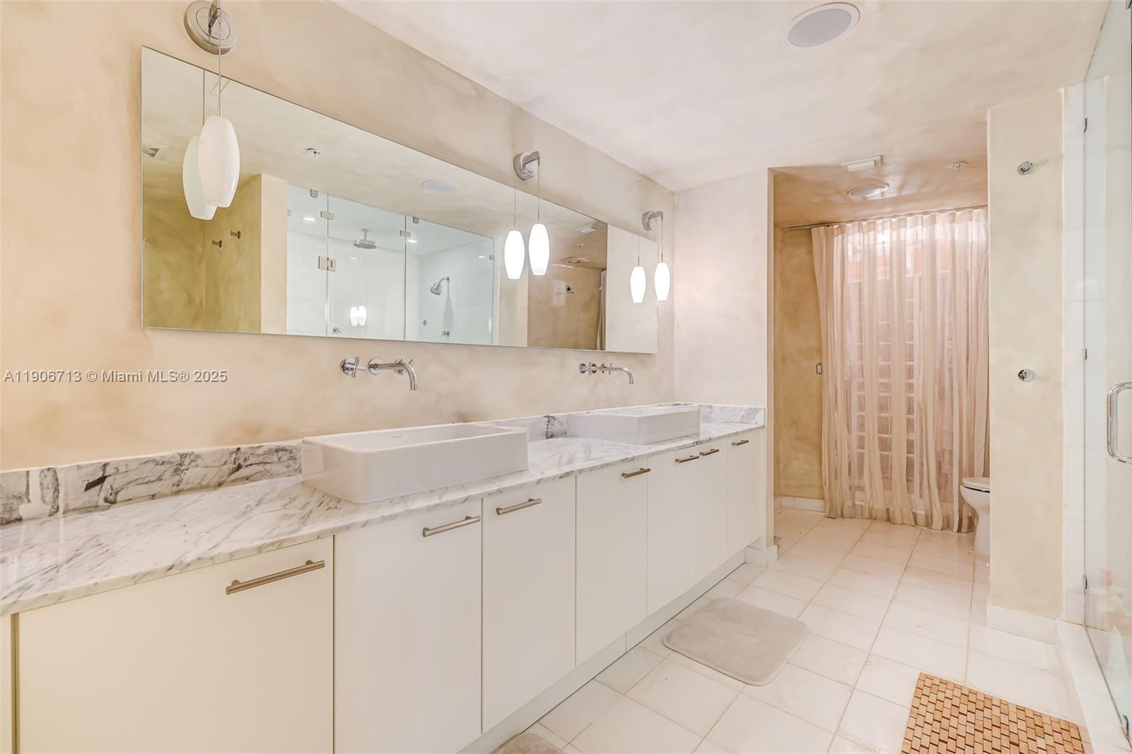 image The Meridian Condo12