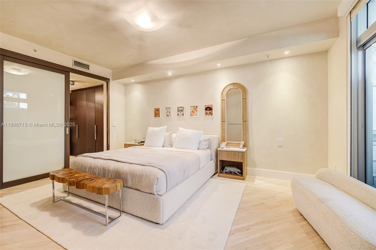 image The Meridian Condo14