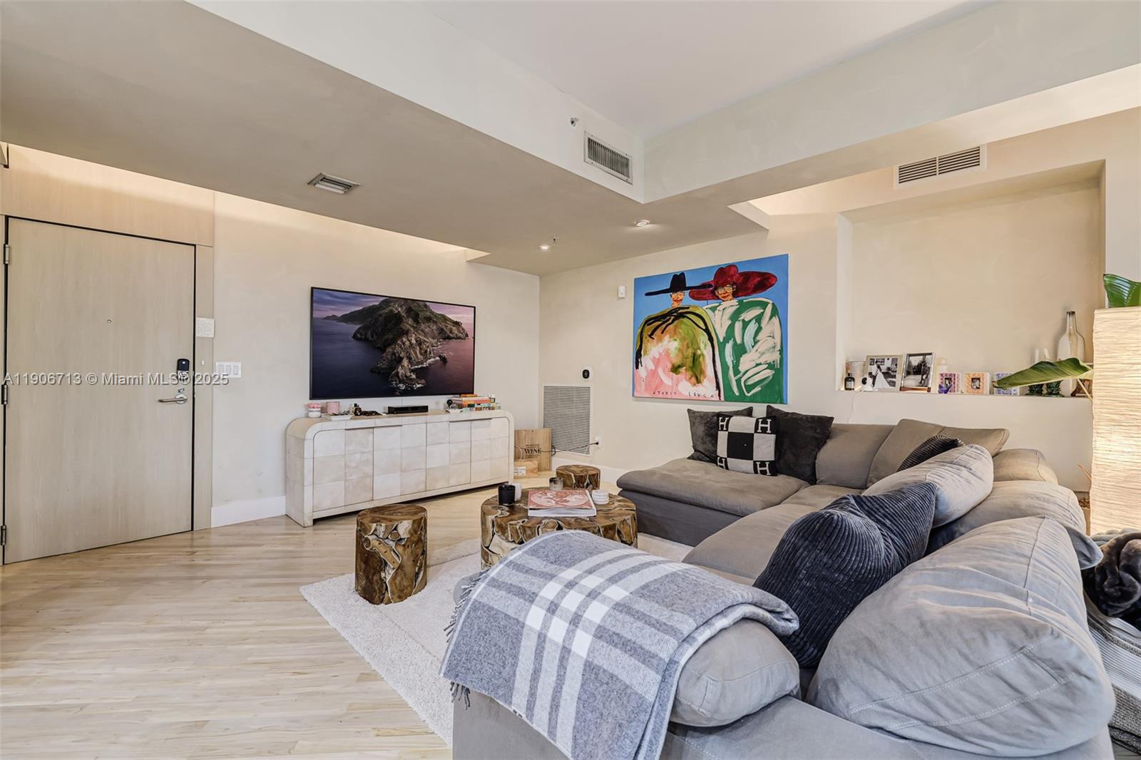 image The Meridian Condo2