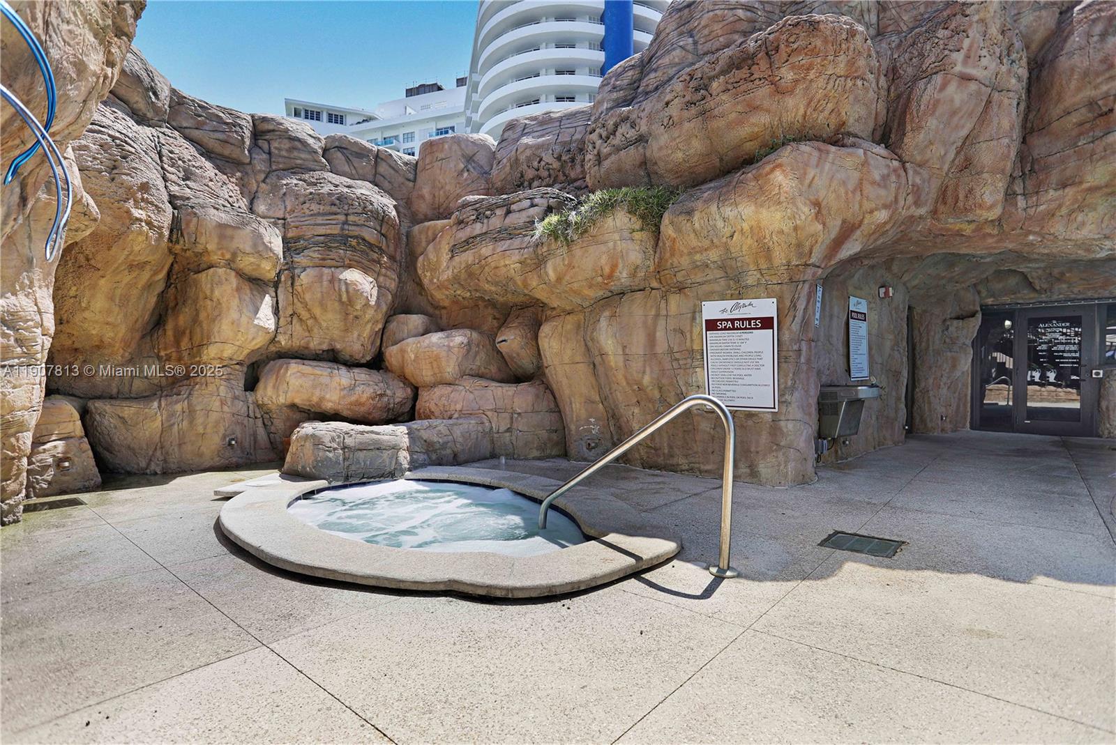 5225 Collins Ave #1216 Miami Beach, FL 33140