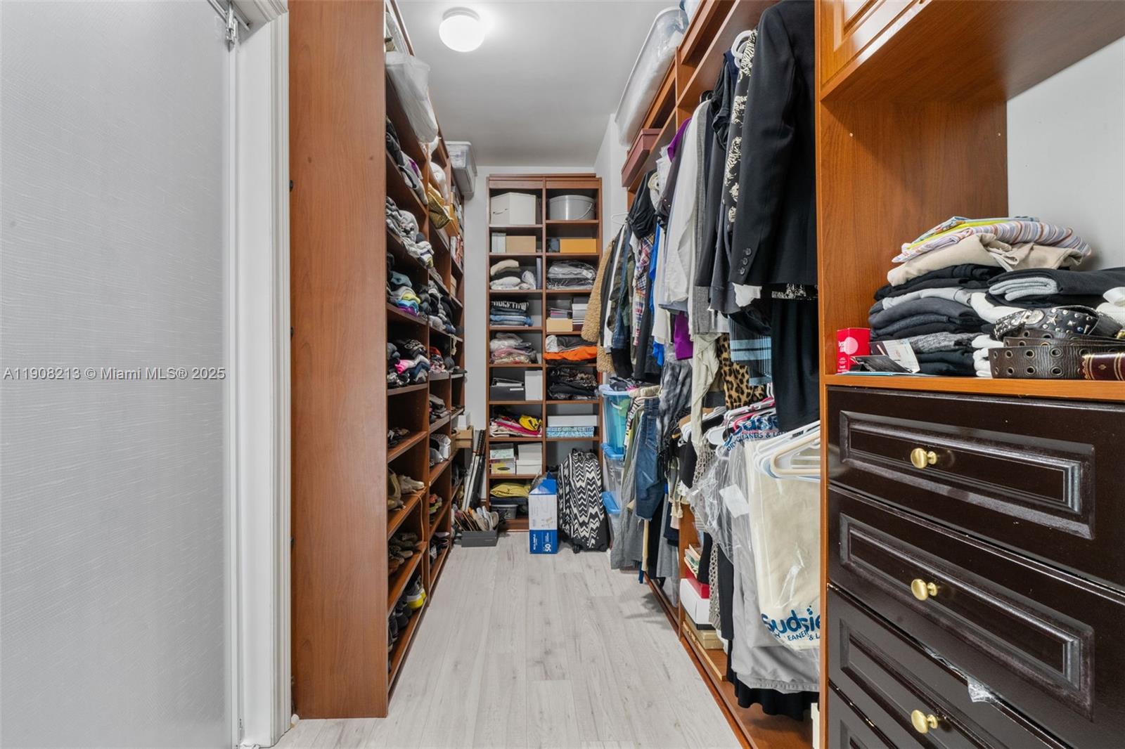 image The Peninsula Condo14