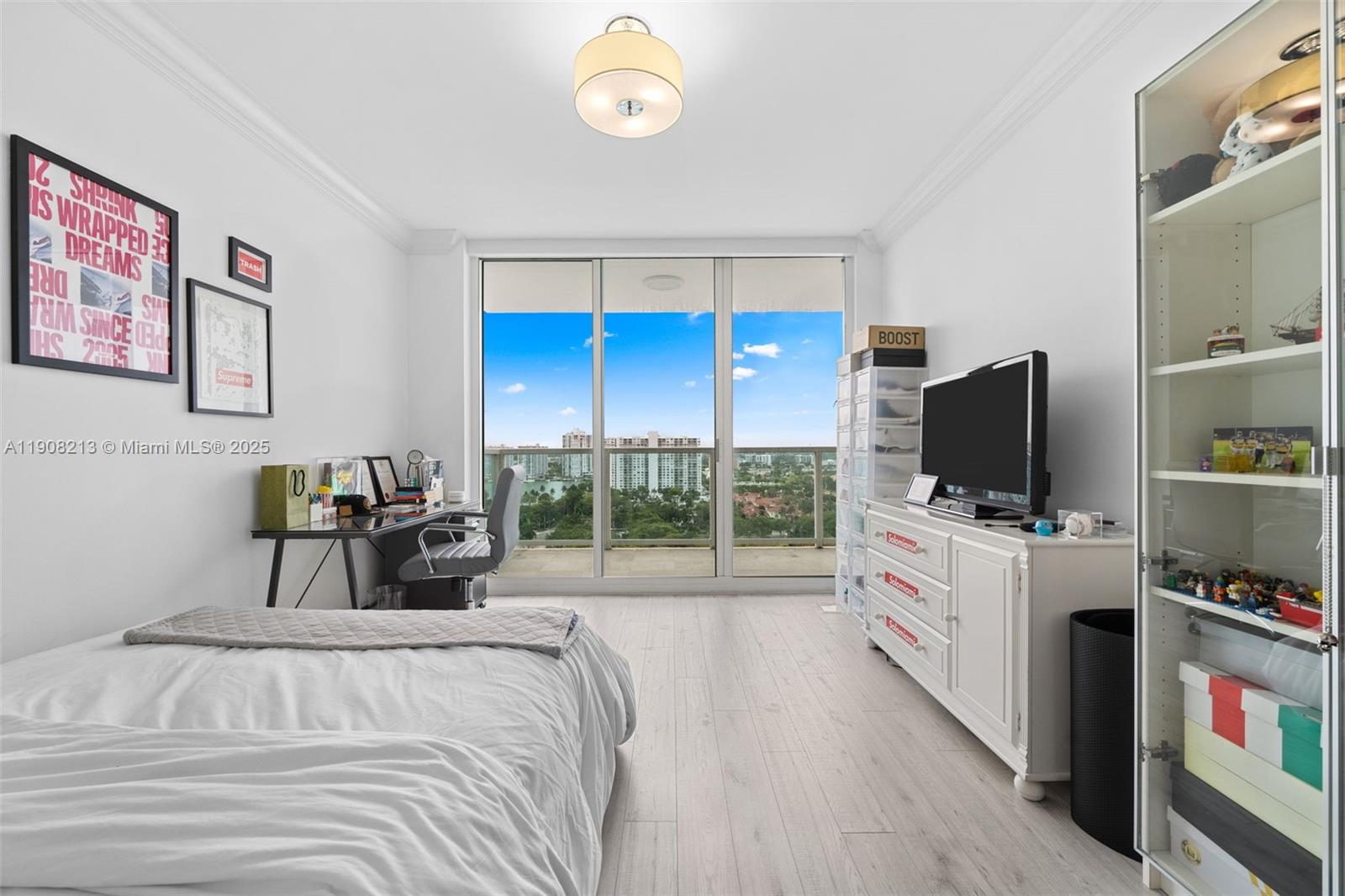 image The Peninsula Condo16