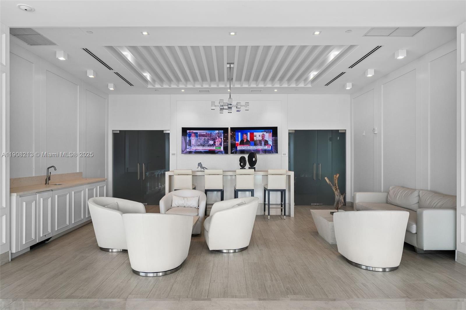 image The Peninsula Condo27