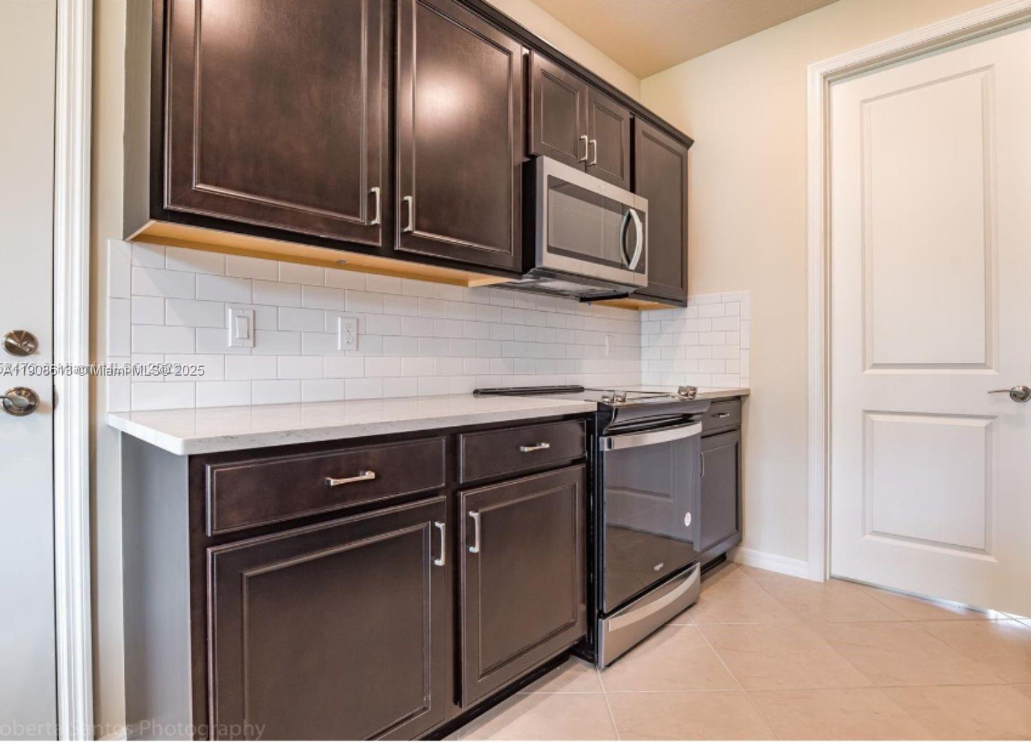 3932 Long Leaf Ln Hollywood, FL 33021