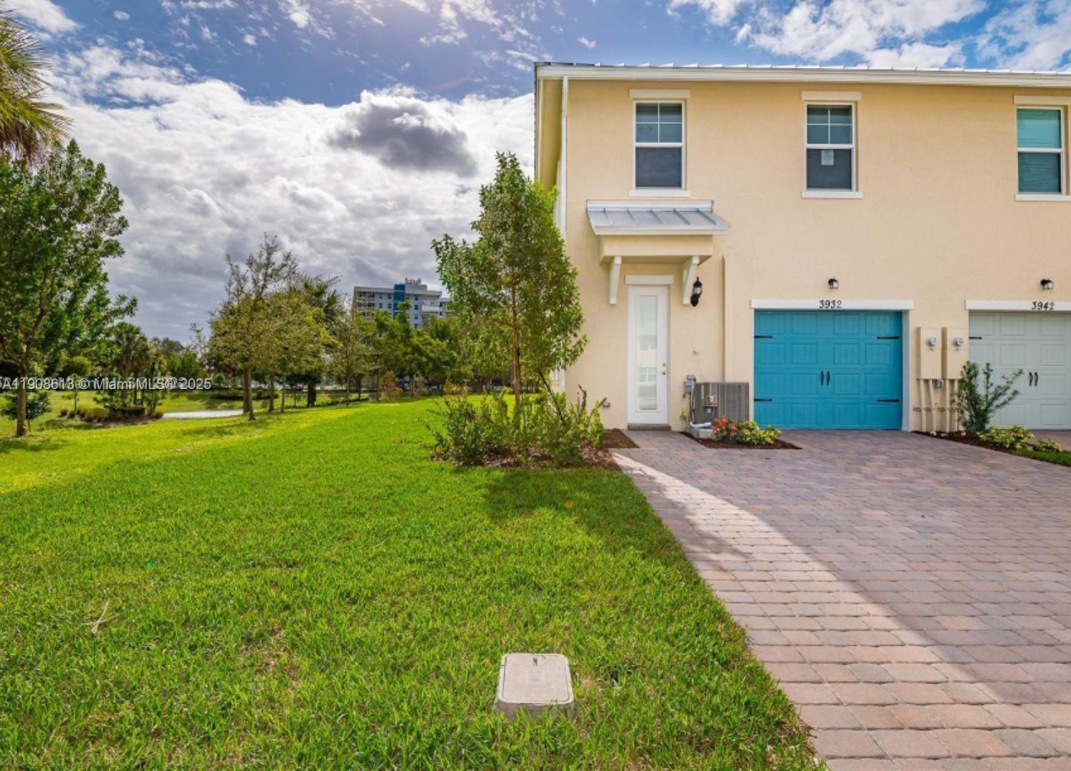 3932 Long Leaf Ln Hollywood, FL 33021