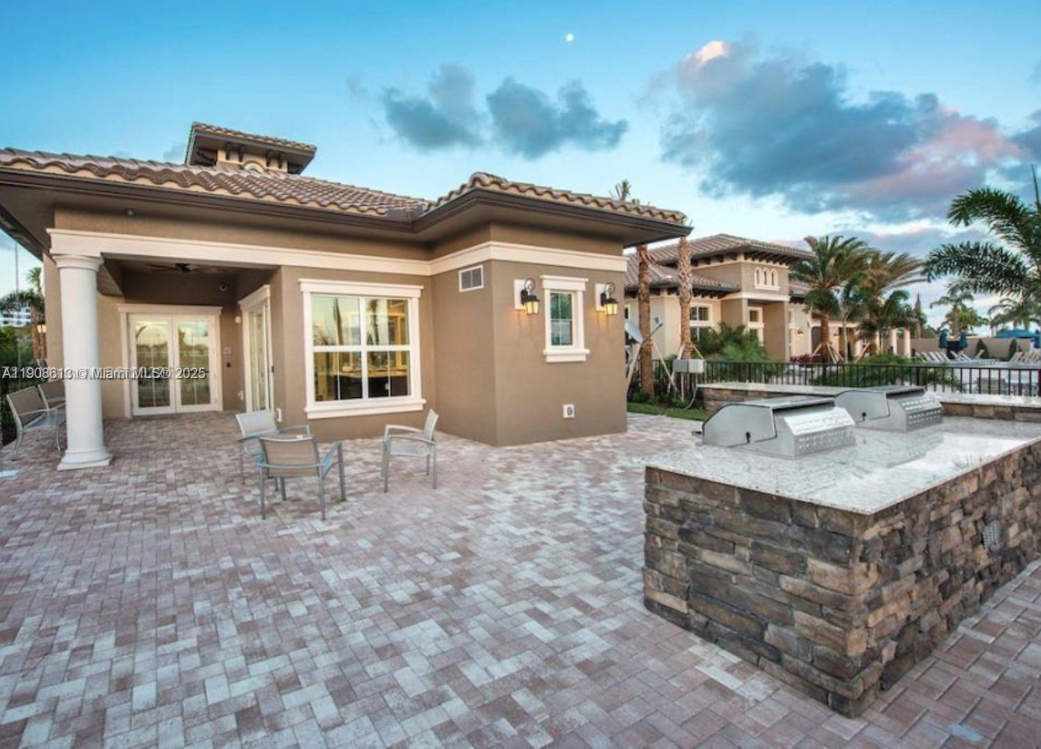 3932 Long Leaf Ln Hollywood, FL 33021