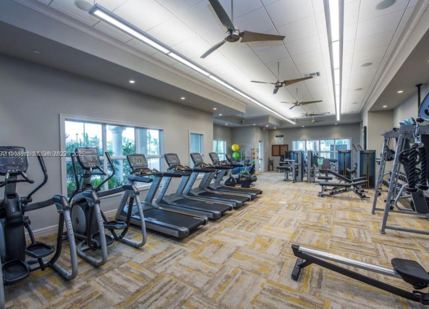 3932 Long Leaf Ln Hollywood, FL 33021