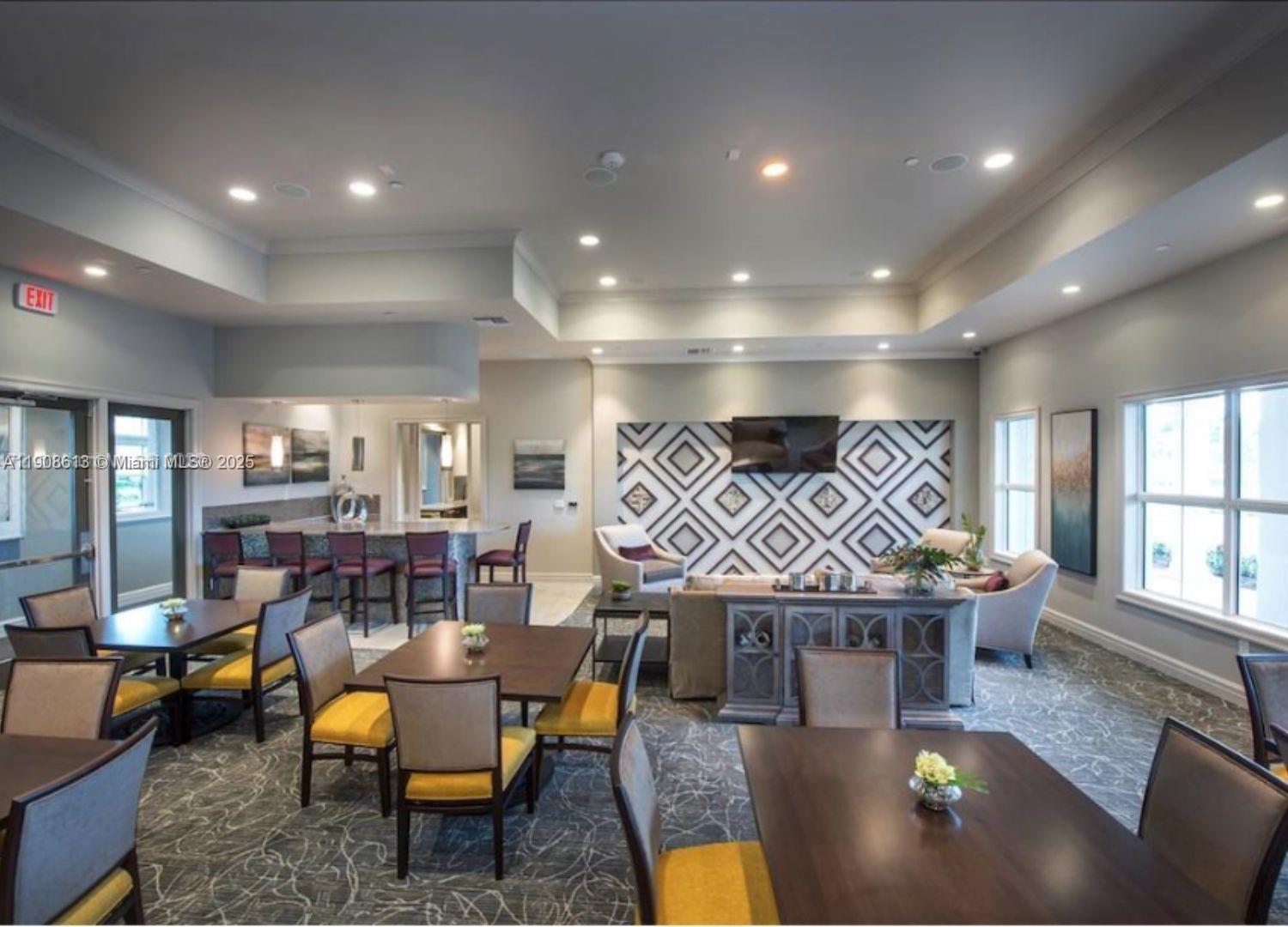 3932 Long Leaf Ln Hollywood, FL 33021