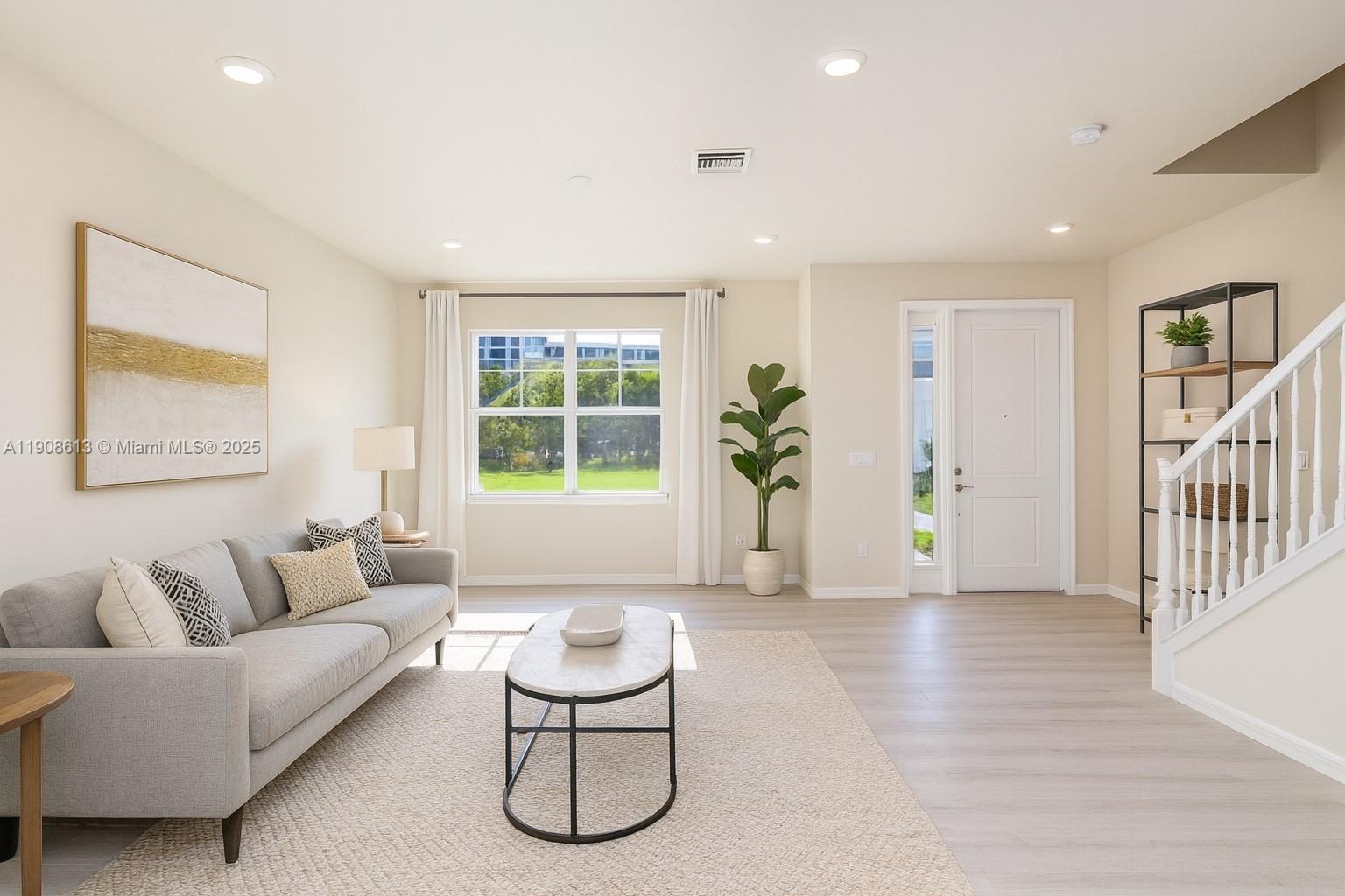 3932 Long Leaf Ln Hollywood, FL 33021