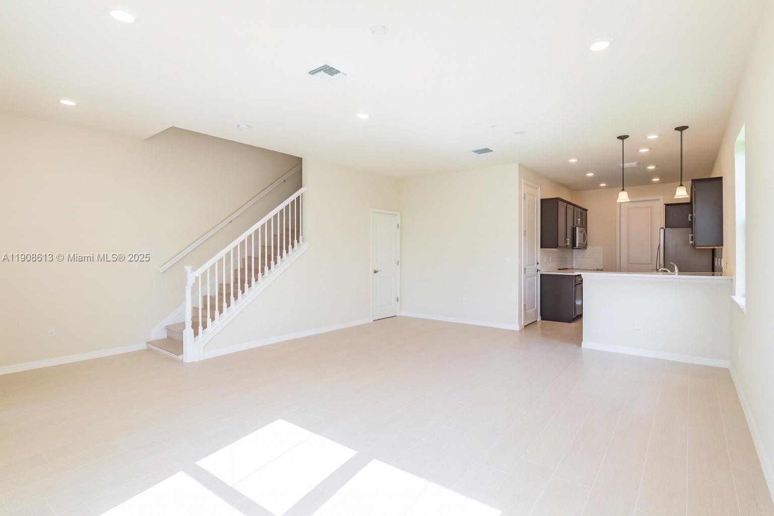 3932 Long Leaf Ln Hollywood, FL 33021