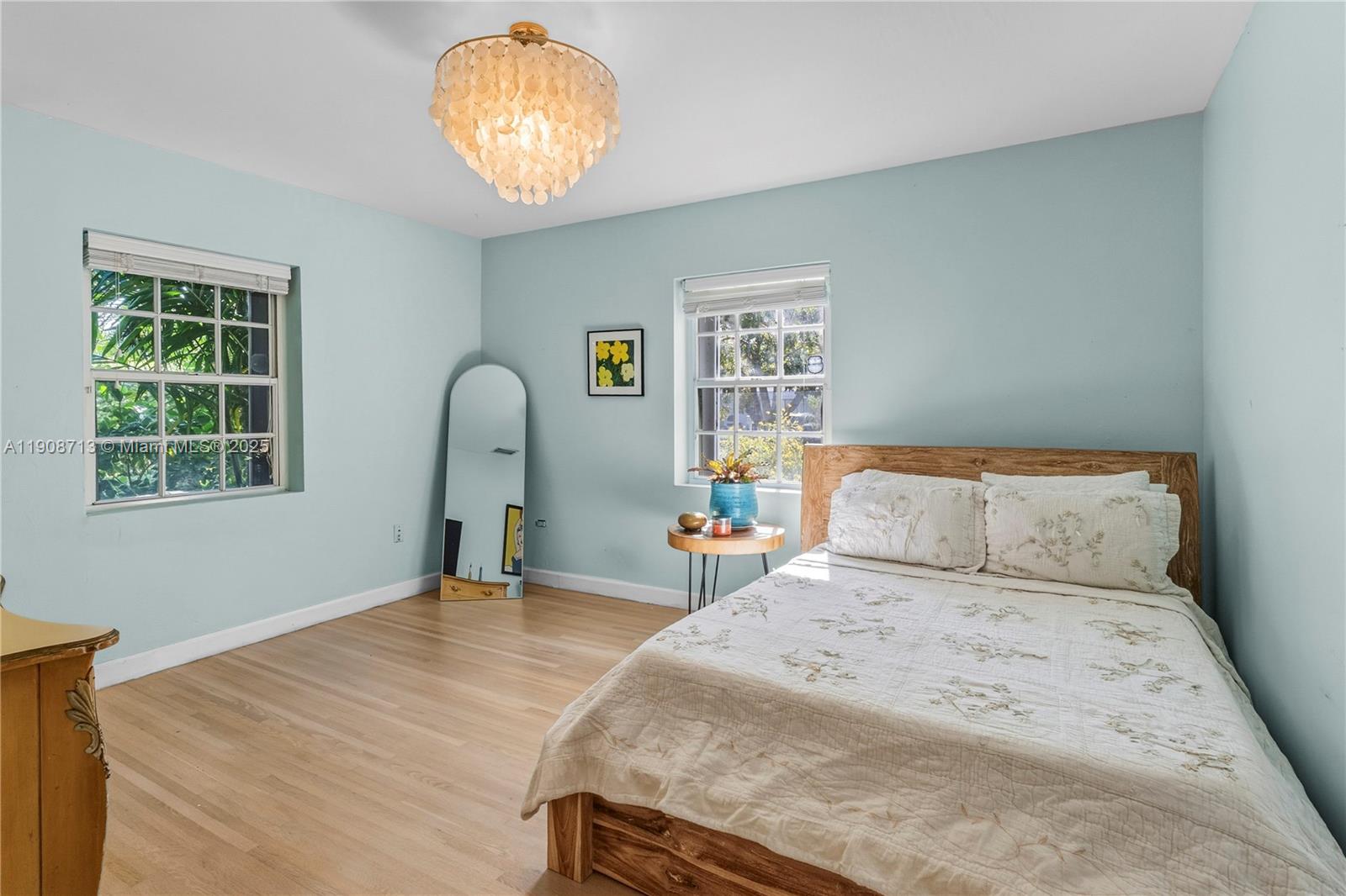 1875 Alamanda Dr North Miami, FL 33181