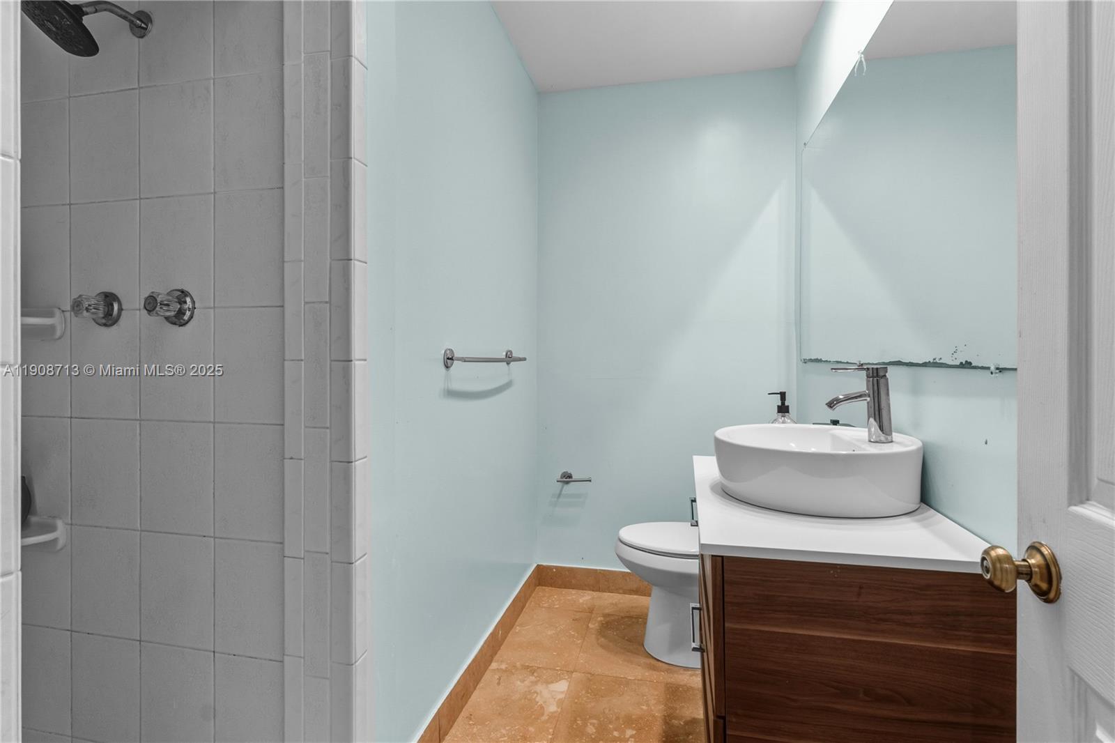 1875 Alamanda Dr North Miami, FL 33181