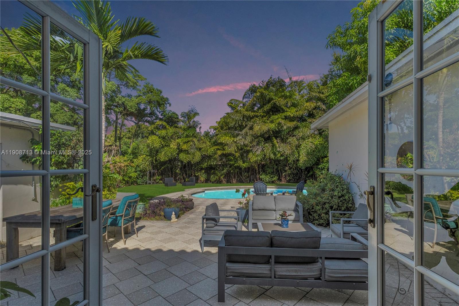 1875 Alamanda Dr North Miami, FL 33181