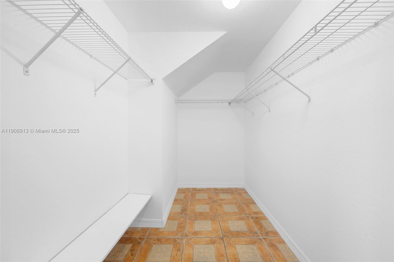 3378 W 80th St #102 Hialeah, FL 33018