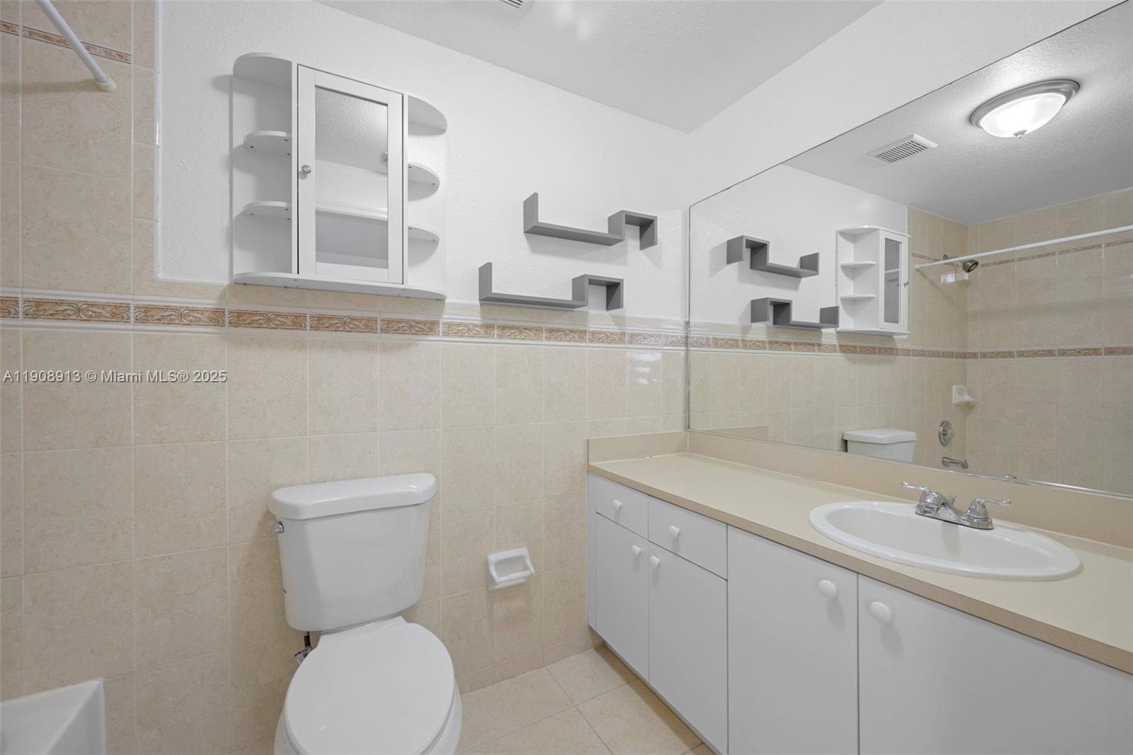 3378 W 80th St #102 Hialeah, FL 33018