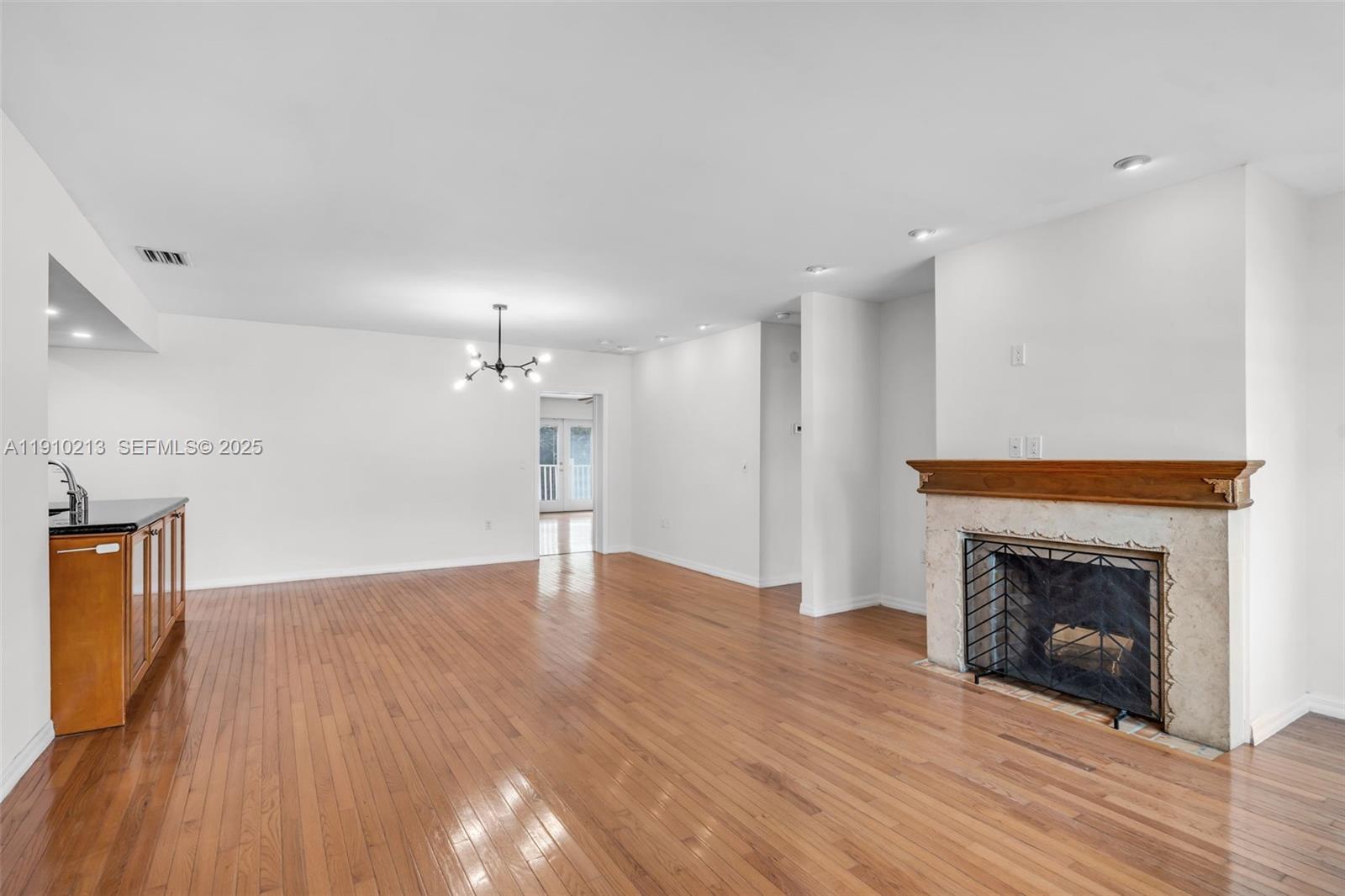 4416 SW 14th St Miami, FL 33134