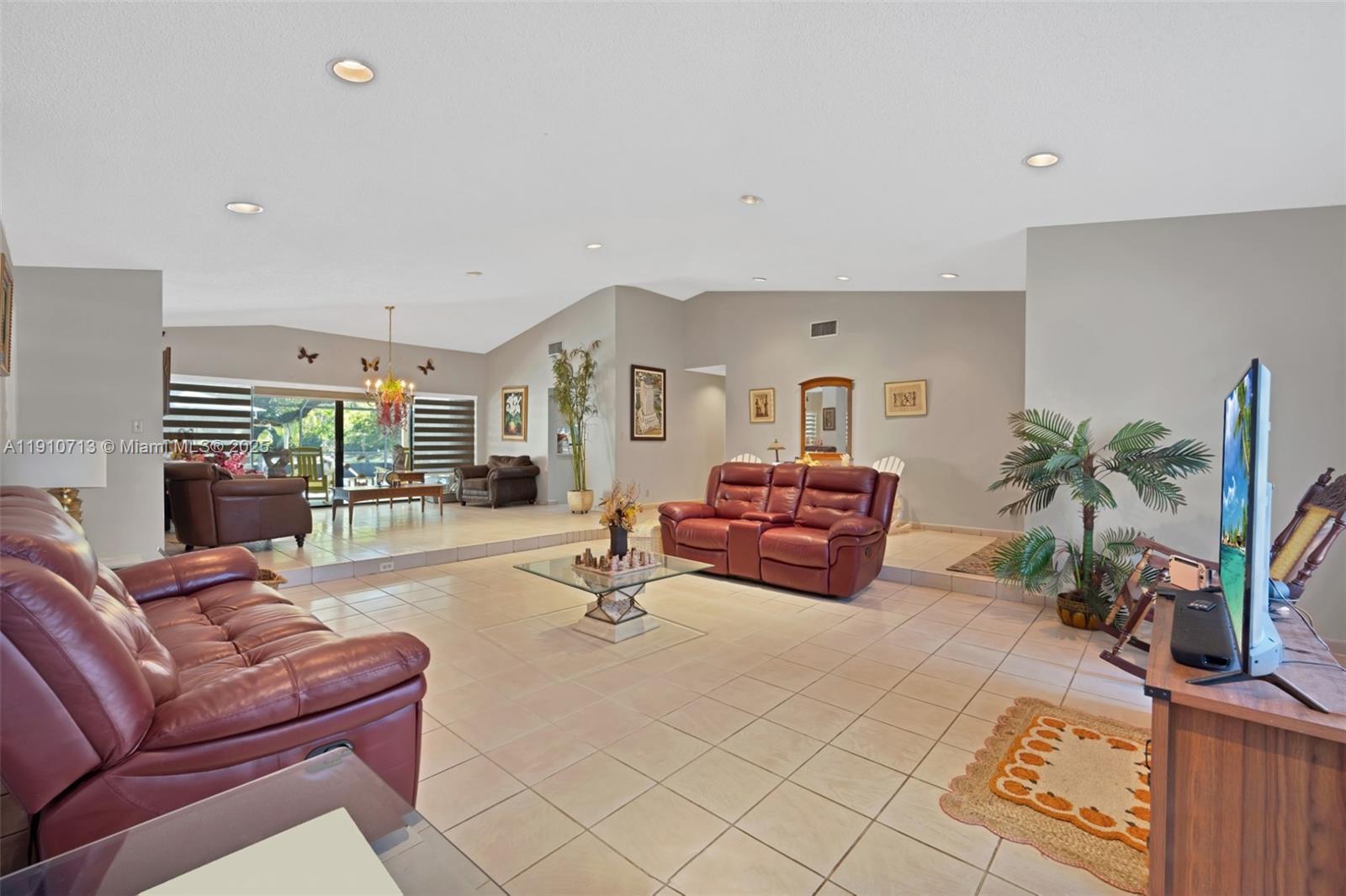 13575 SW 69th Ct Pinecrest, FL 33156