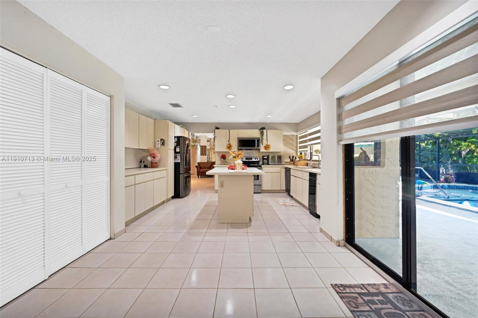 13575 SW 69th Ct Pinecrest, FL 33156