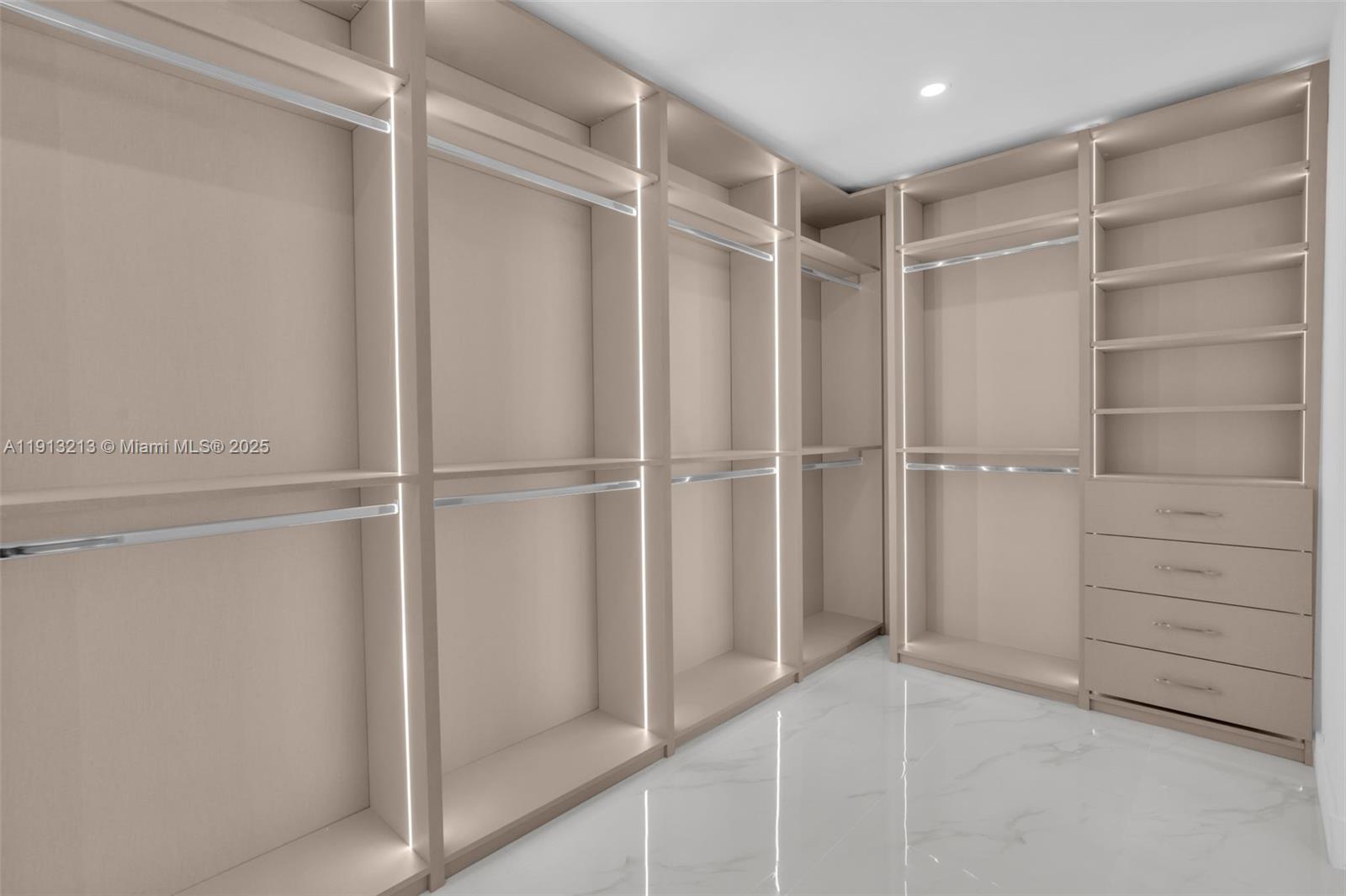 700 NE 24th St #5602 Miami, FL 33137