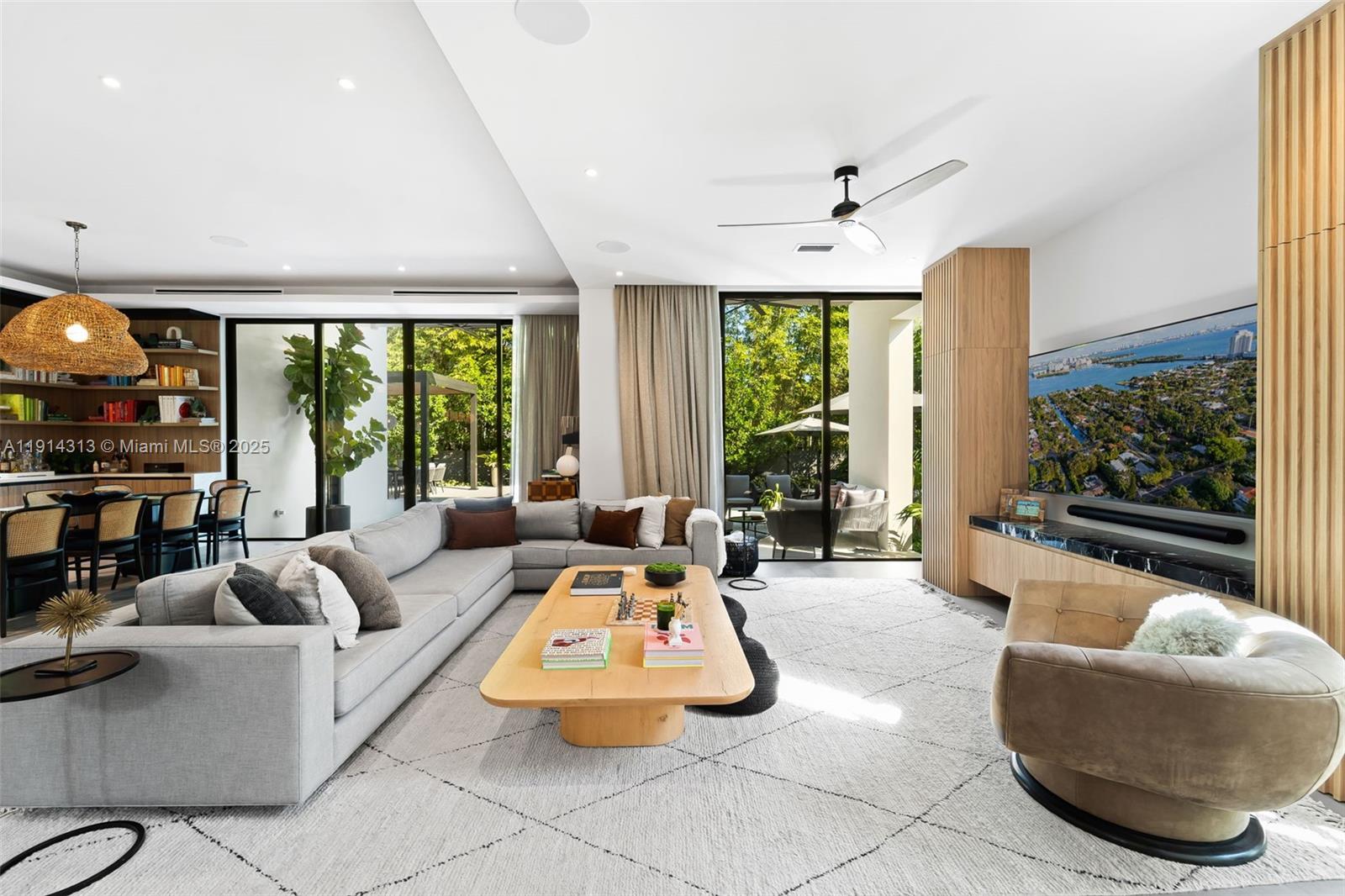 8625 NE 10th Ave Miami, FL 33138