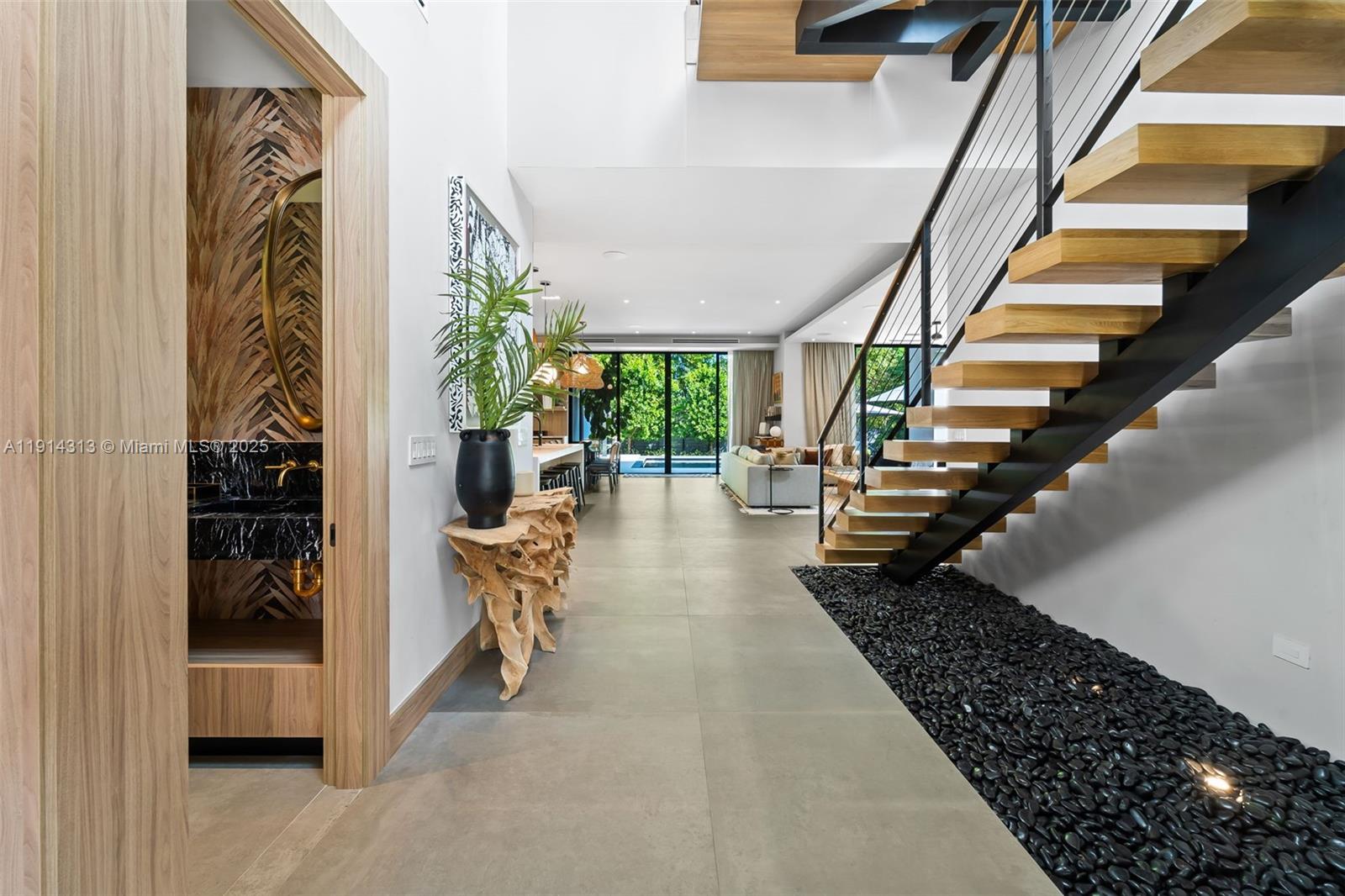 8625 NE 10th Ave Miami, FL 33138