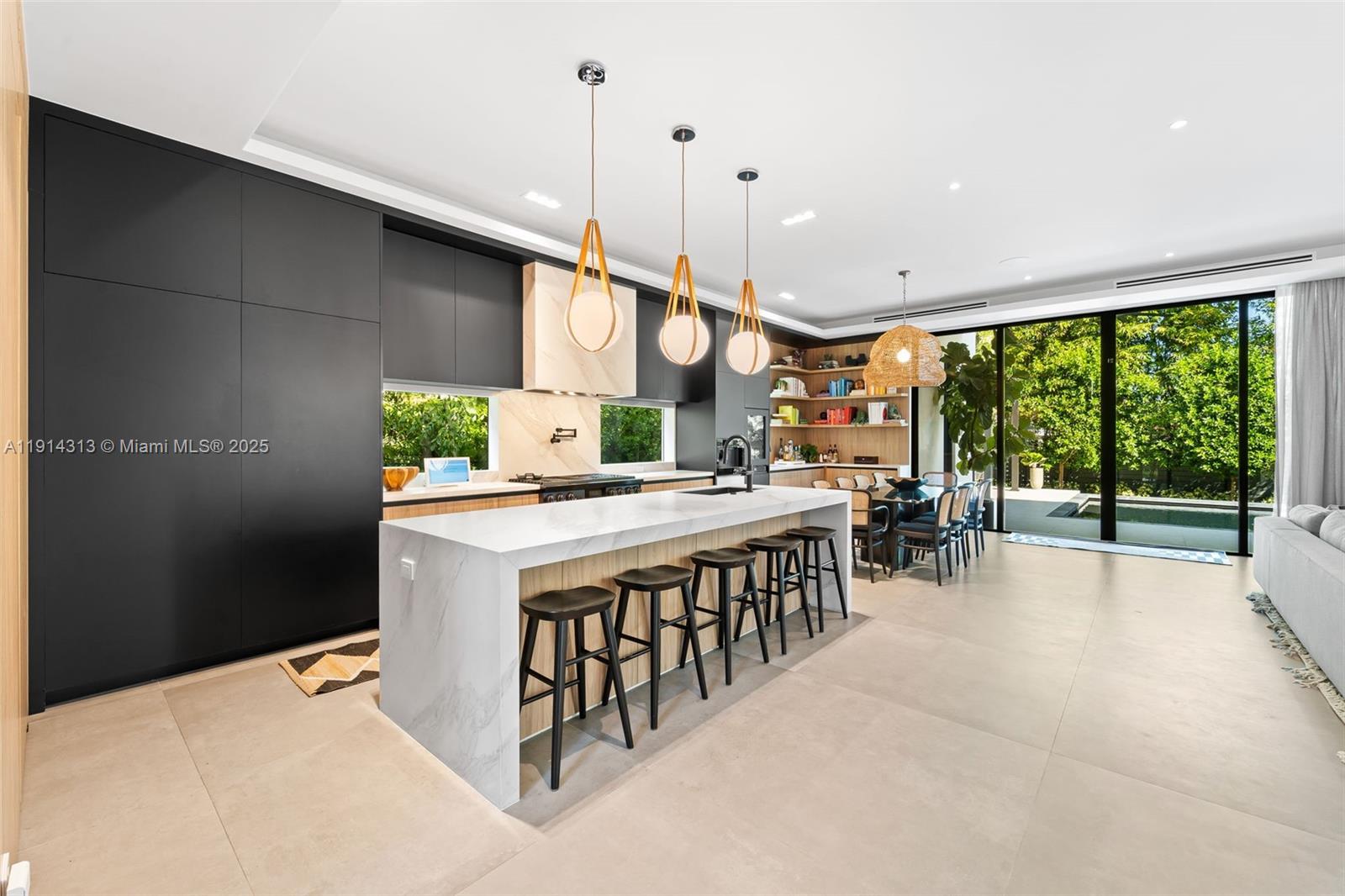 8625 NE 10th Ave Miami, FL 33138