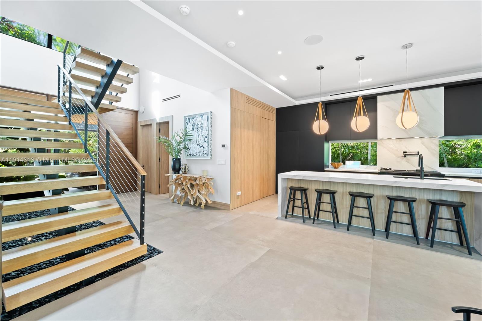 8625 NE 10th Ave Miami, FL 33138