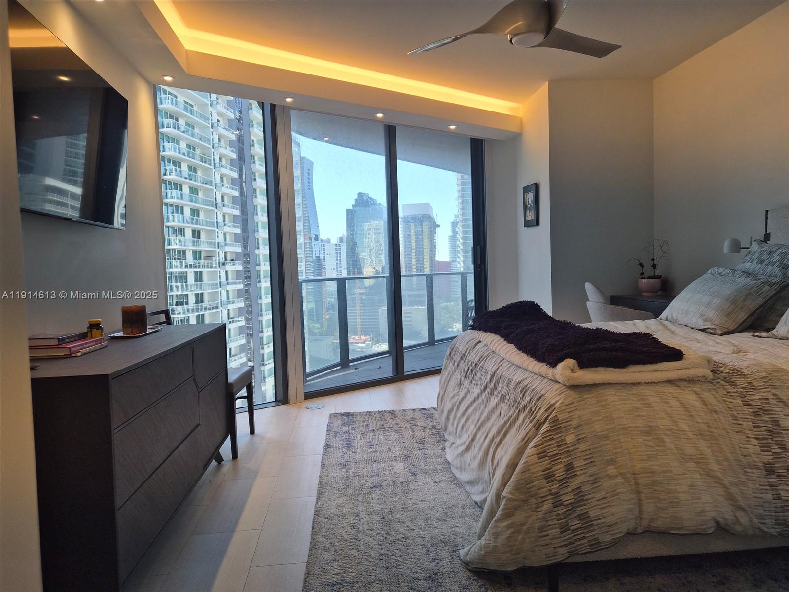 image Brickell Flatiron10