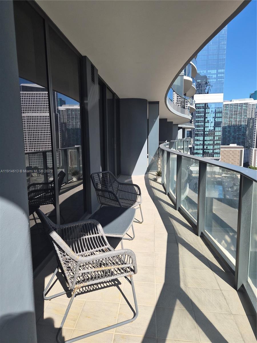 image Brickell Flatiron23