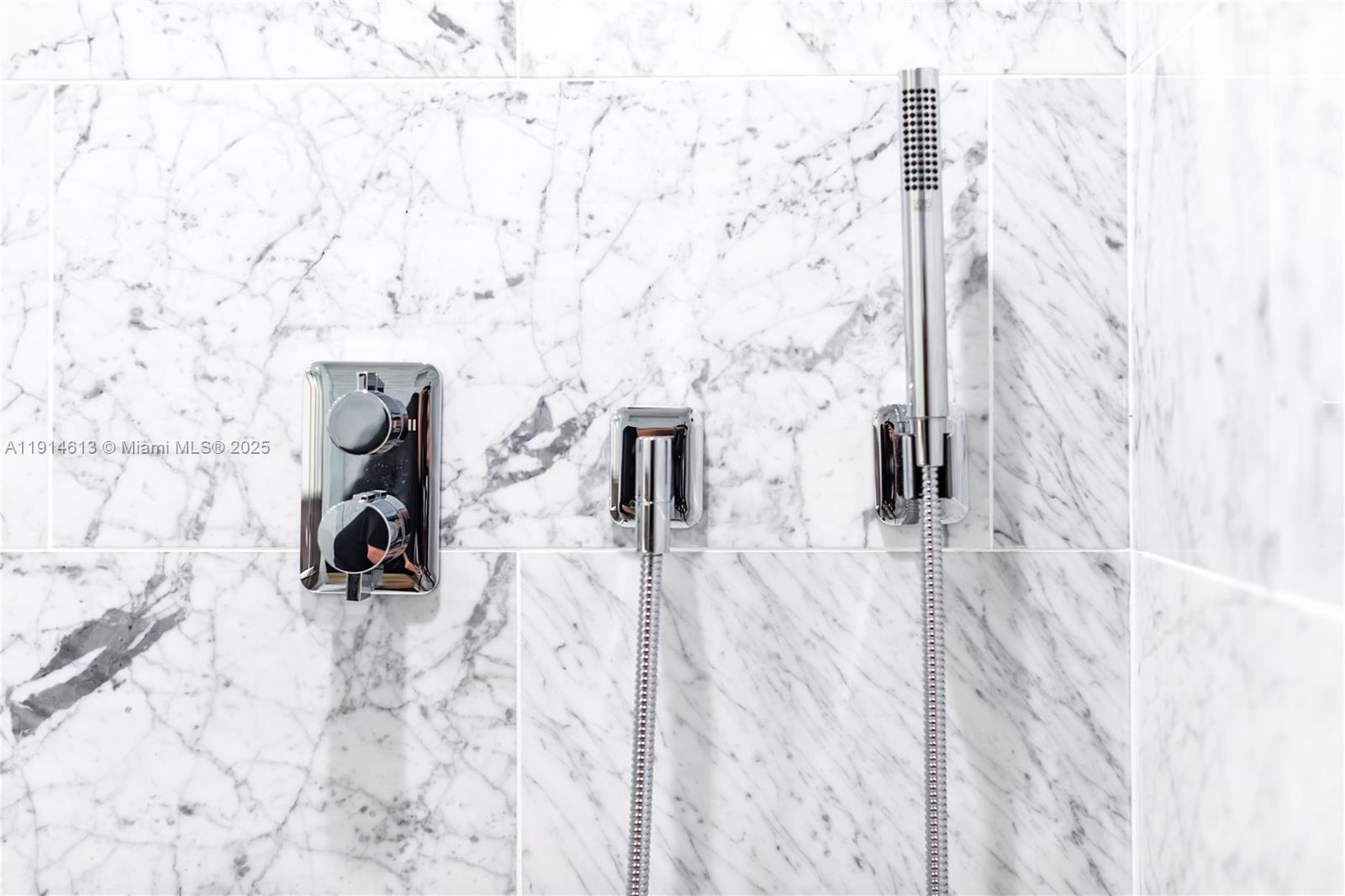 image Brickell Flatiron36