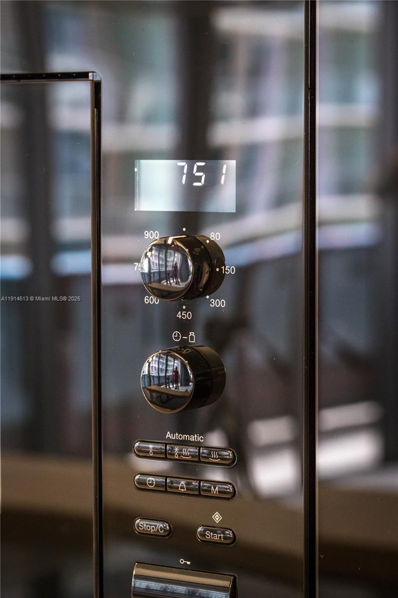 image Brickell Flatiron38