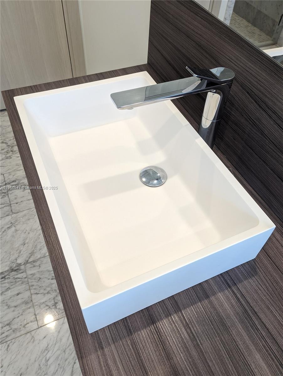 image Brickell Flatiron41