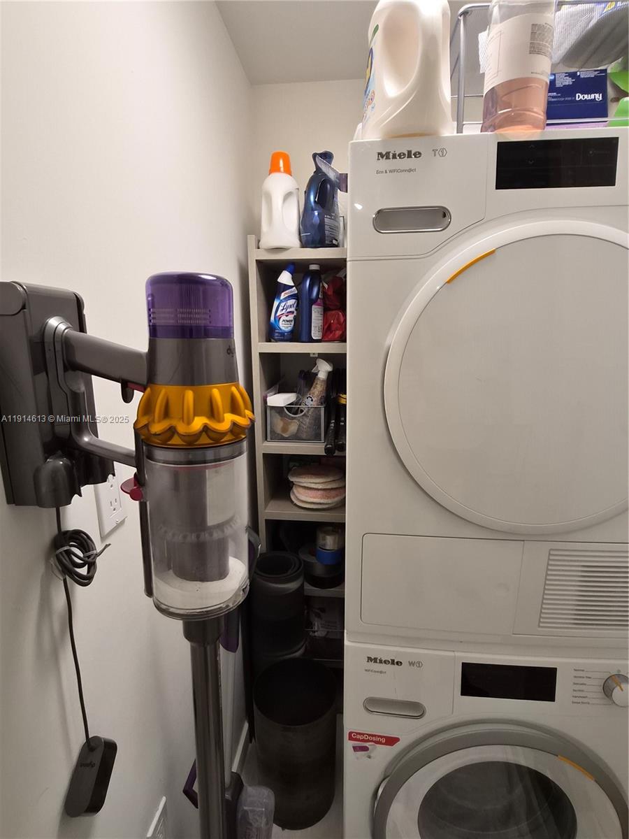 image Brickell Flatiron42