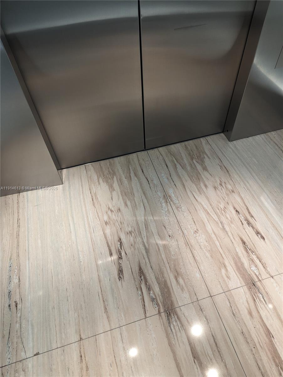 image Brickell Flatiron45