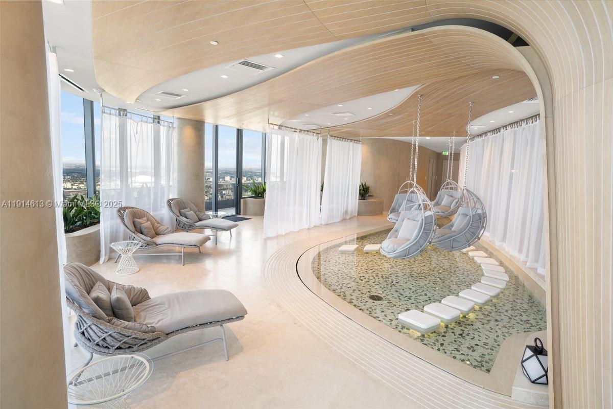 image Brickell Flatiron55