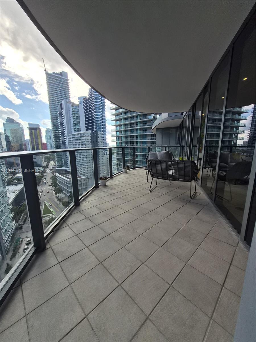 image Brickell Flatiron68