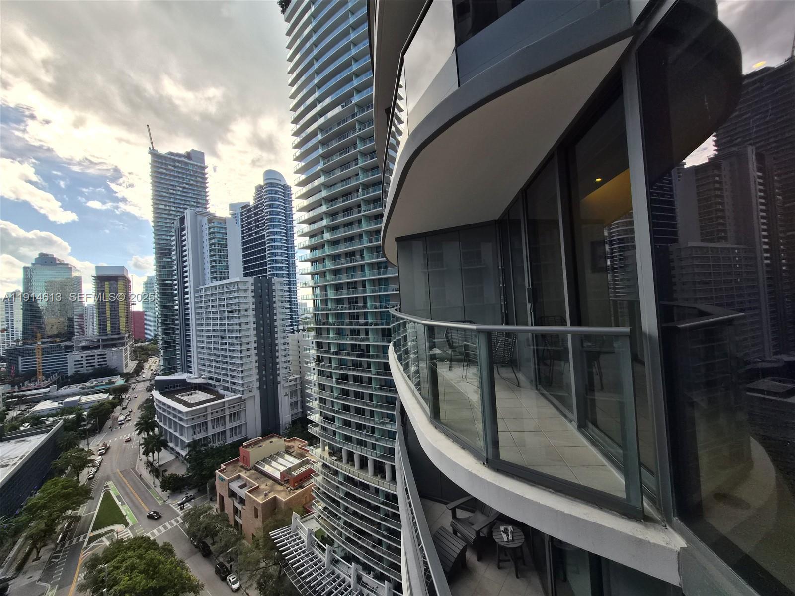 image Brickell Flatiron69