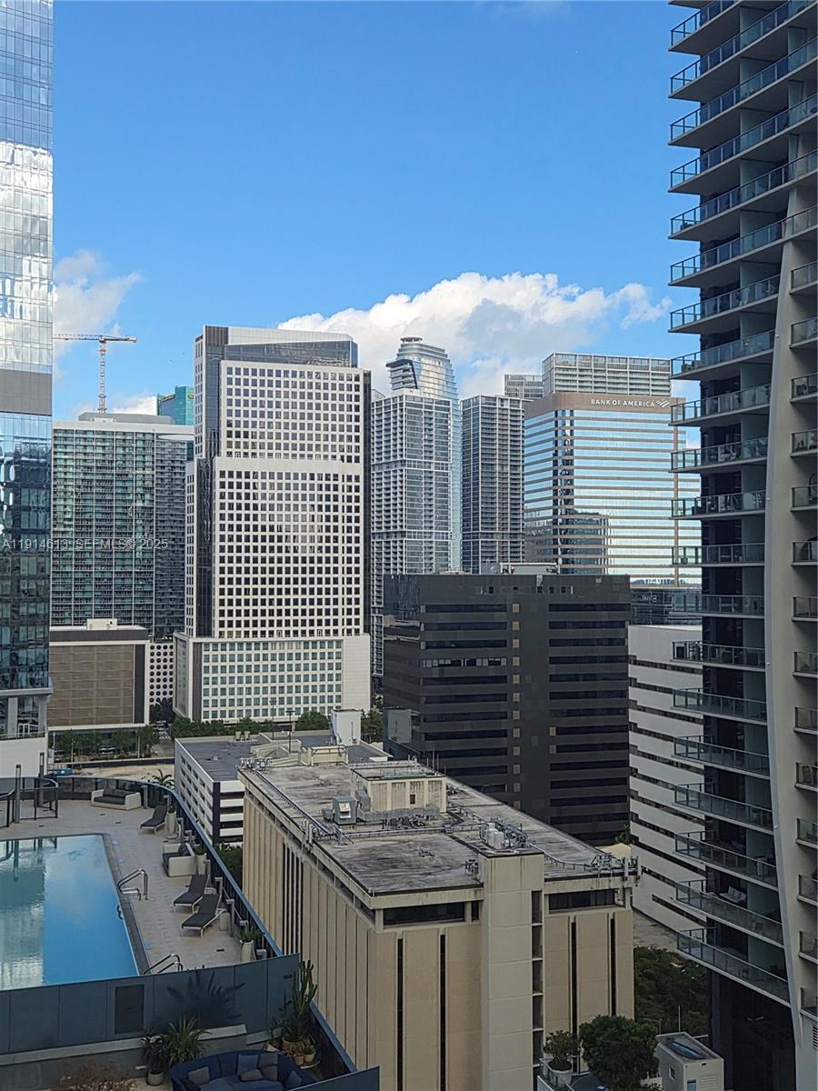 image Brickell Flatiron71