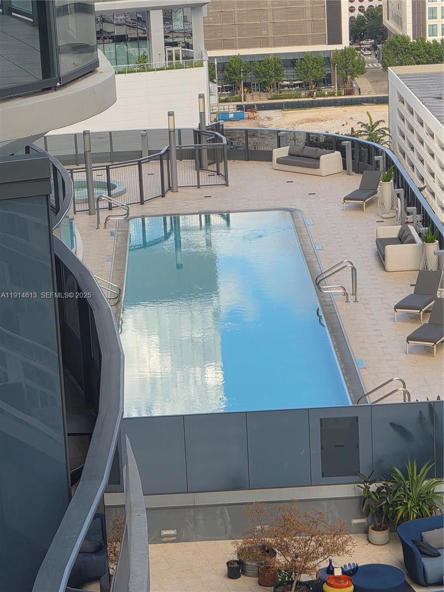 image Brickell Flatiron72