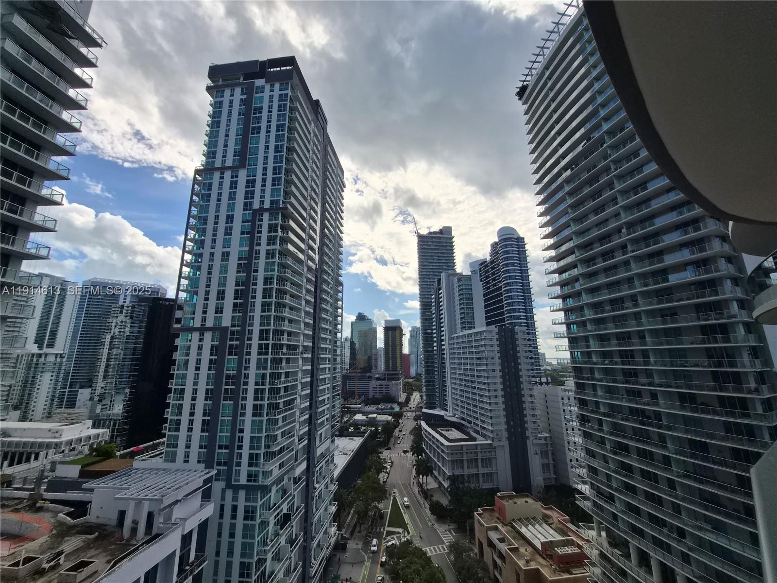 image Brickell Flatiron73