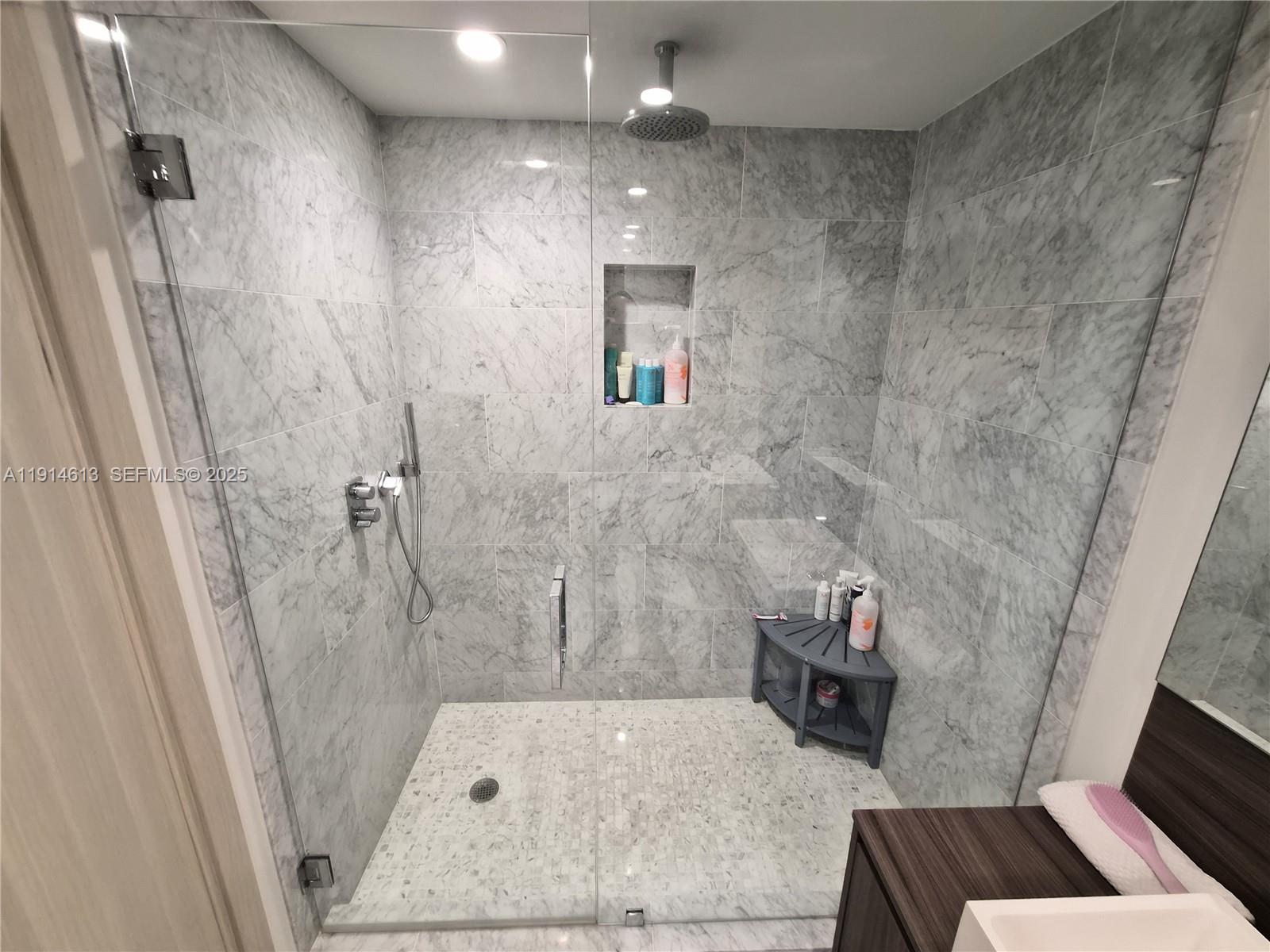 image Brickell Flatiron75