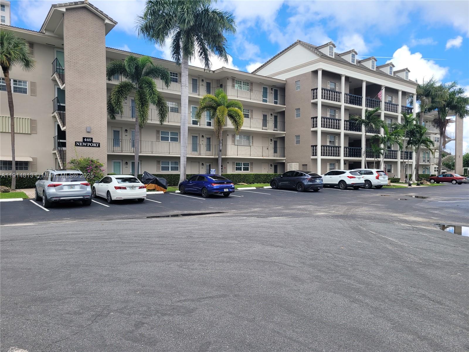 440 Paradise Isle Blvd #209