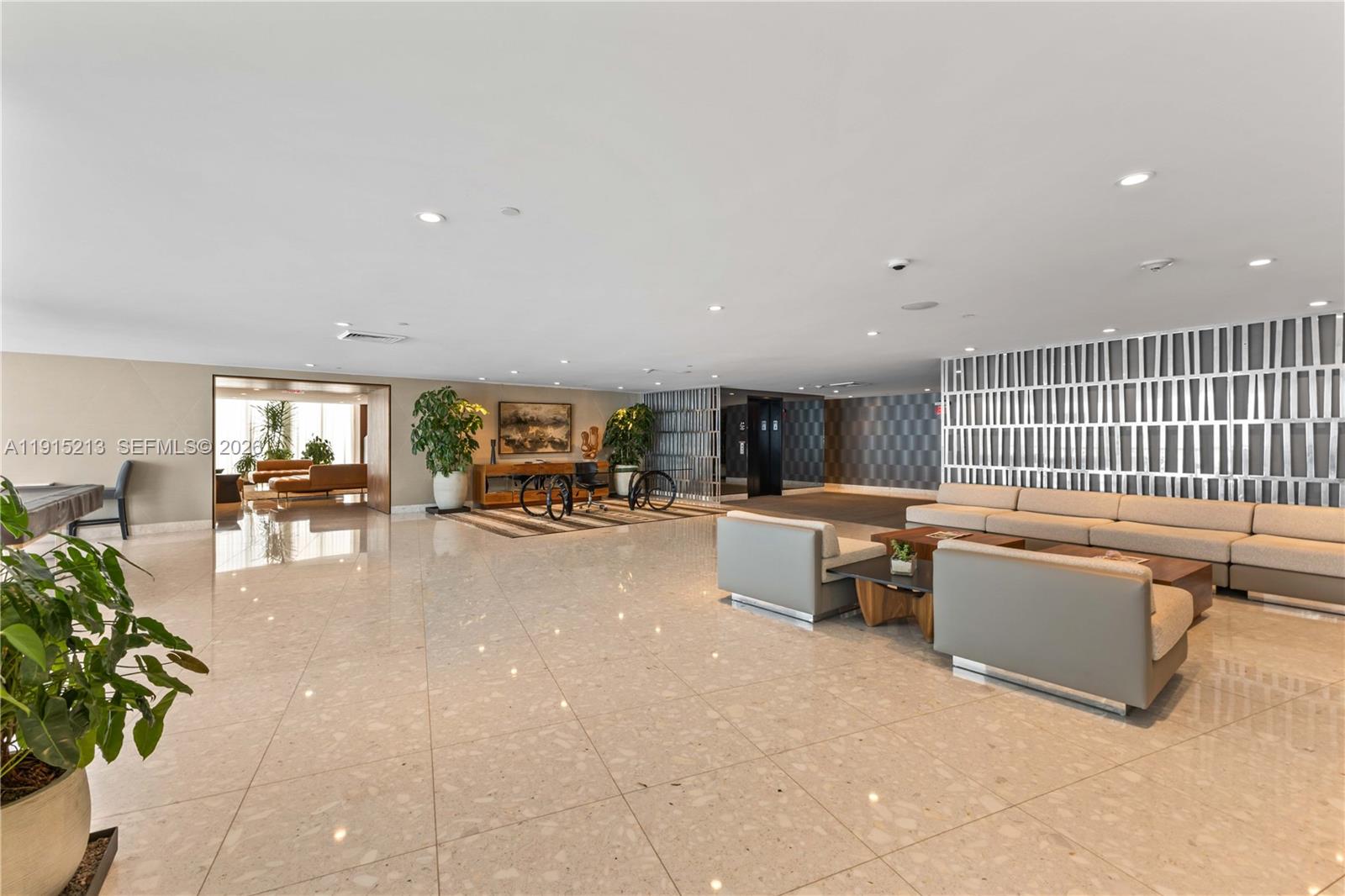 image Paramount Bay37