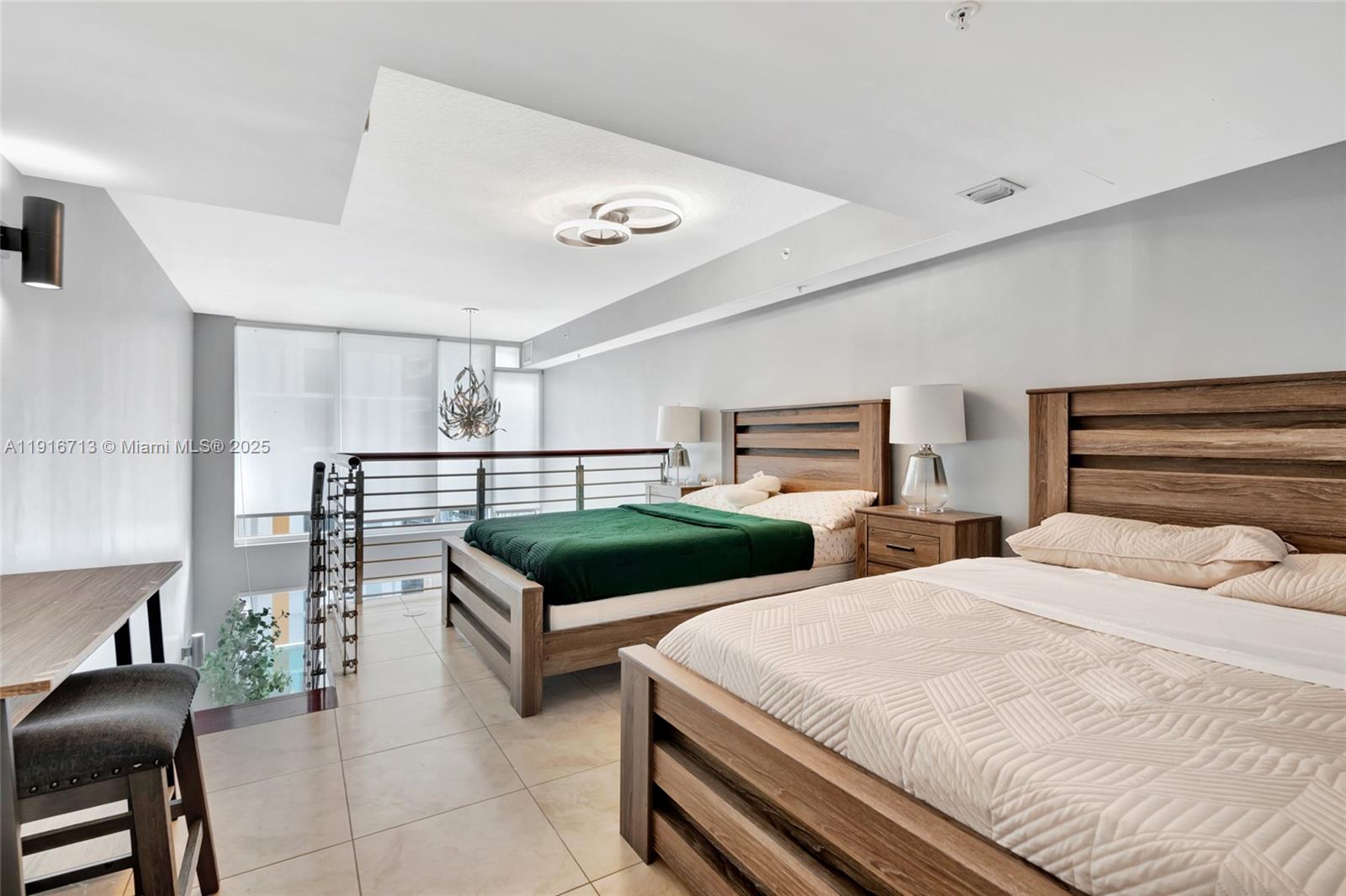 41 SE 5th St #1212 Miami, FL 33131