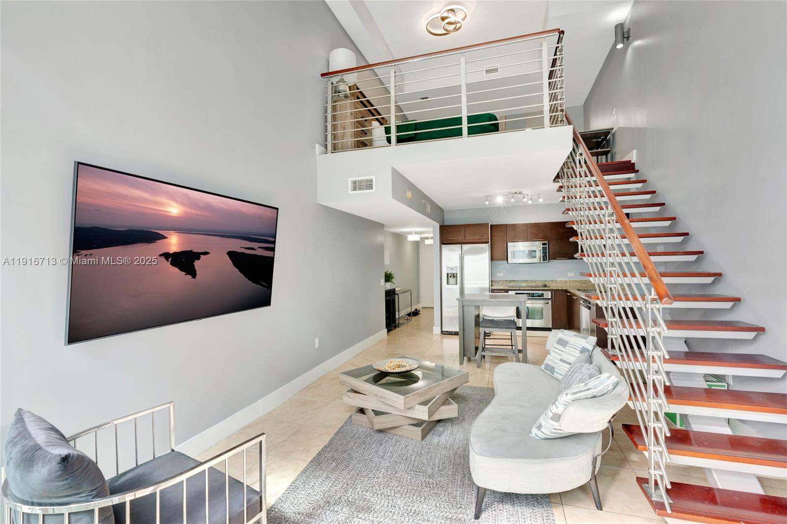 41 SE 5th St #1212 Miami, FL 33131