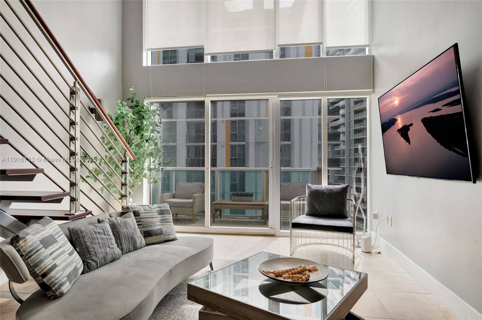 41 SE 5th St #1212 Miami, FL 33131