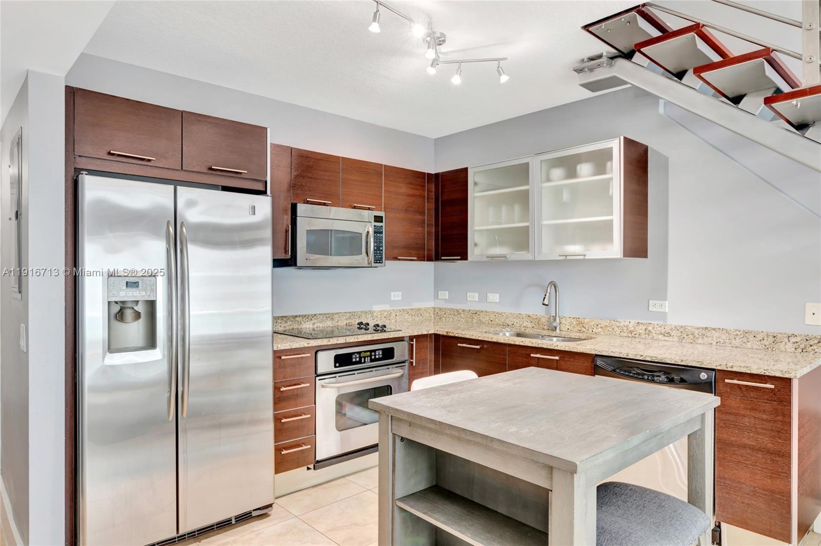 41 SE 5th St #1212 Miami, FL 33131